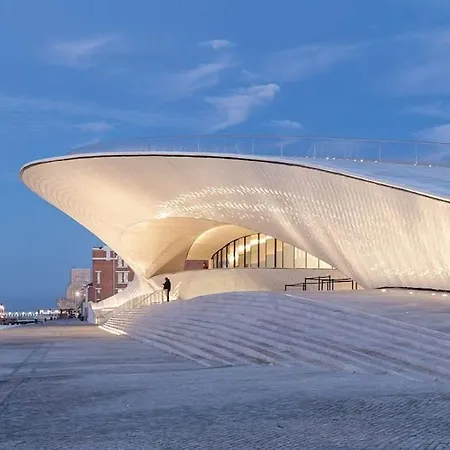 Апартаменты Ac In The Bedrooms, Near The River, Spacious *