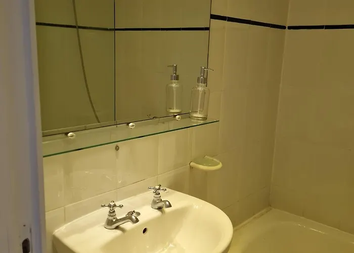 公寓 Ac In The Bedrooms, Near The River, Spacious Lisboa