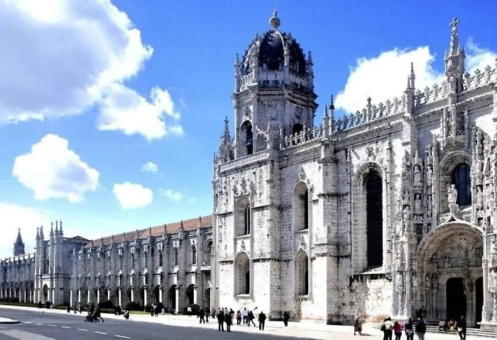 Ac In The Bedrooms, Near The River, Spacious
