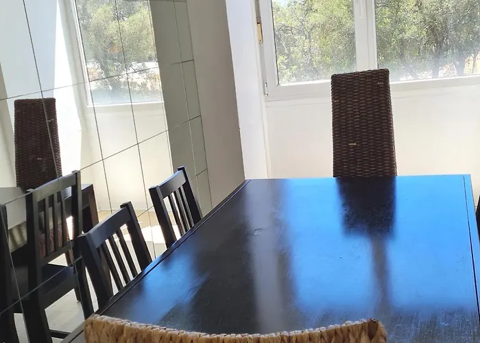 Ac In The Bedrooms, Near The River, Spacious * Lisboa